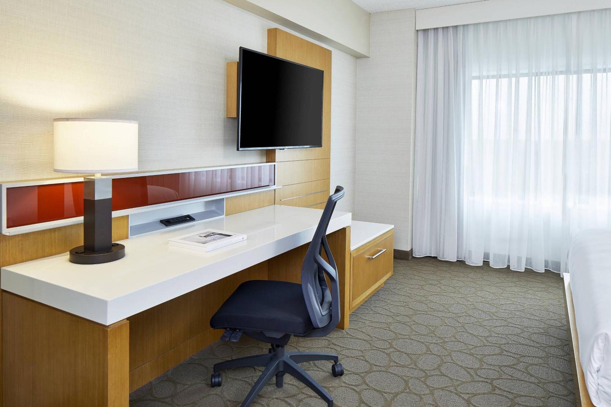 Renaissance Chicago Glenview Suites Hotel Exterior photo